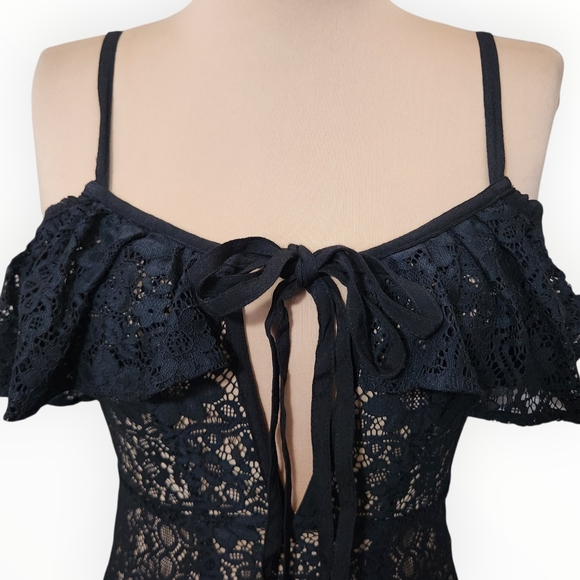 FOR LOVE & LEMONS "Rosemary" Cold Shoulder Lace Mini Dress - Size S - Picture 4 of 14